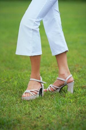 2018年新作の水着を販売する企業